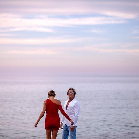 Dimora Nesea Bed & Breakfast Cozze Exterior foto