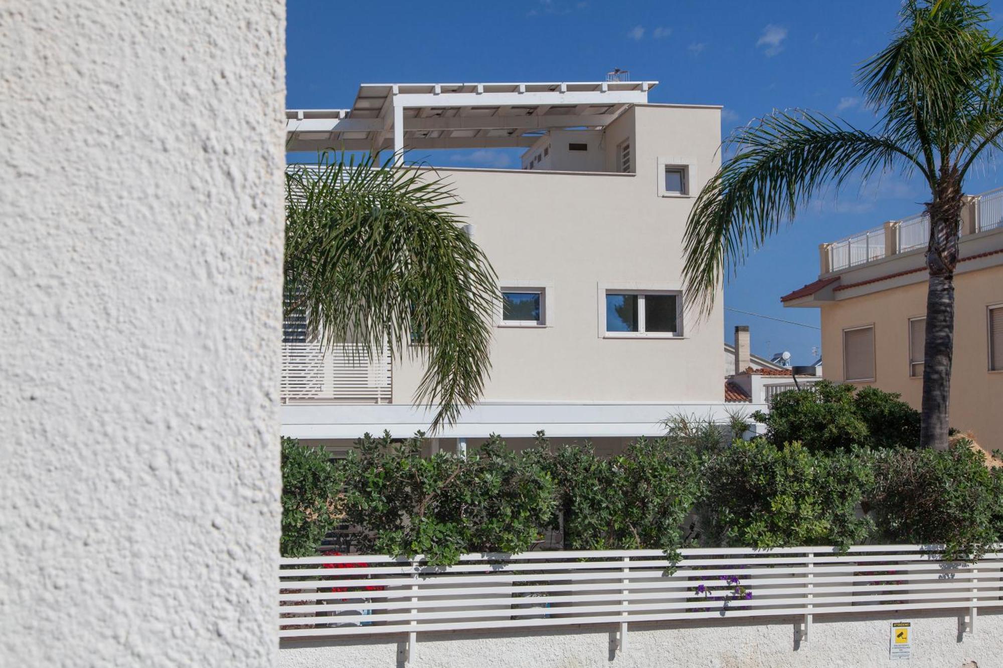 Dimora Nesea Bed & Breakfast Cozze Exterior foto
